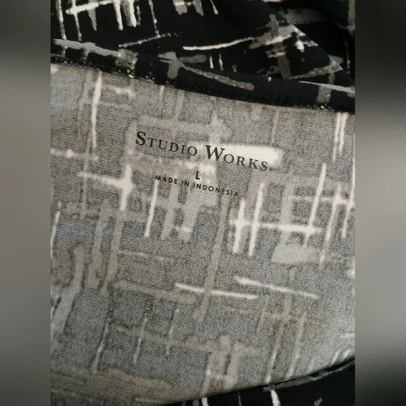 Studio Works Abstract Blouse Business Casual Office Large - Picture 3 of 4